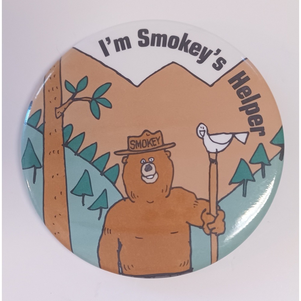 Vintage Smokey The Bear I'm Smokey's Helper Fire Prevention Safety Button Pin